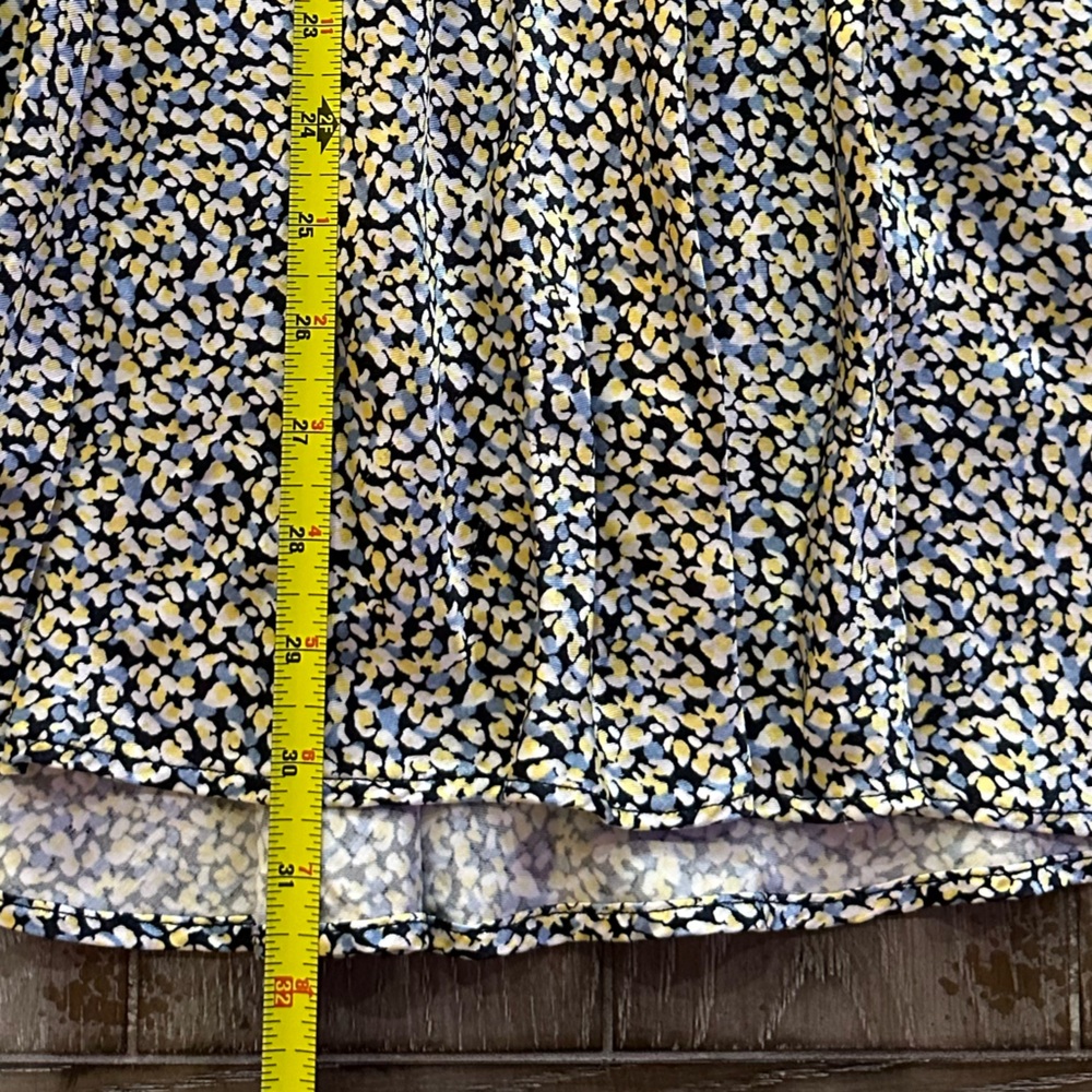 H&M Skirt - Picture 12 of 12